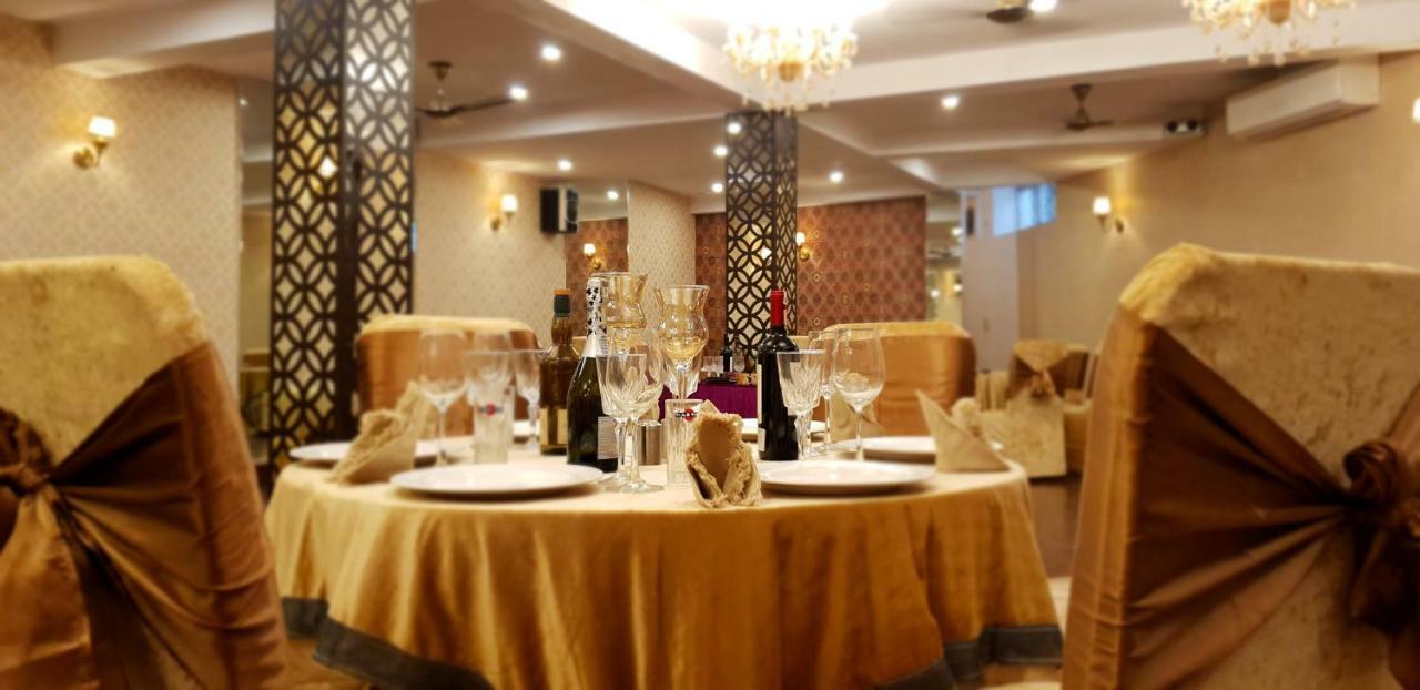 Hotel Anand Bhawan à New Delhi Extérieur photo